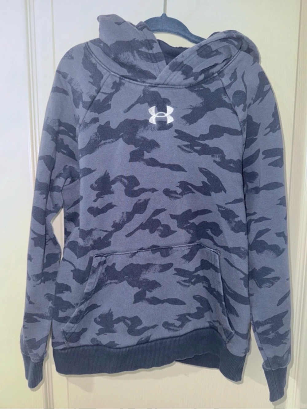 Under Armour Boys YXS Navy Camo Hoodie